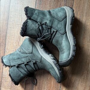 Keen Black Fur-Lined Winter Boots